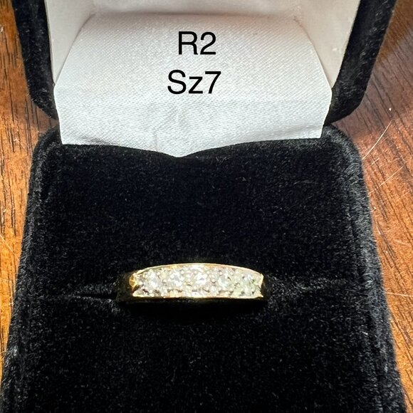 Jewelry - 1/2 Forever style Costume gold